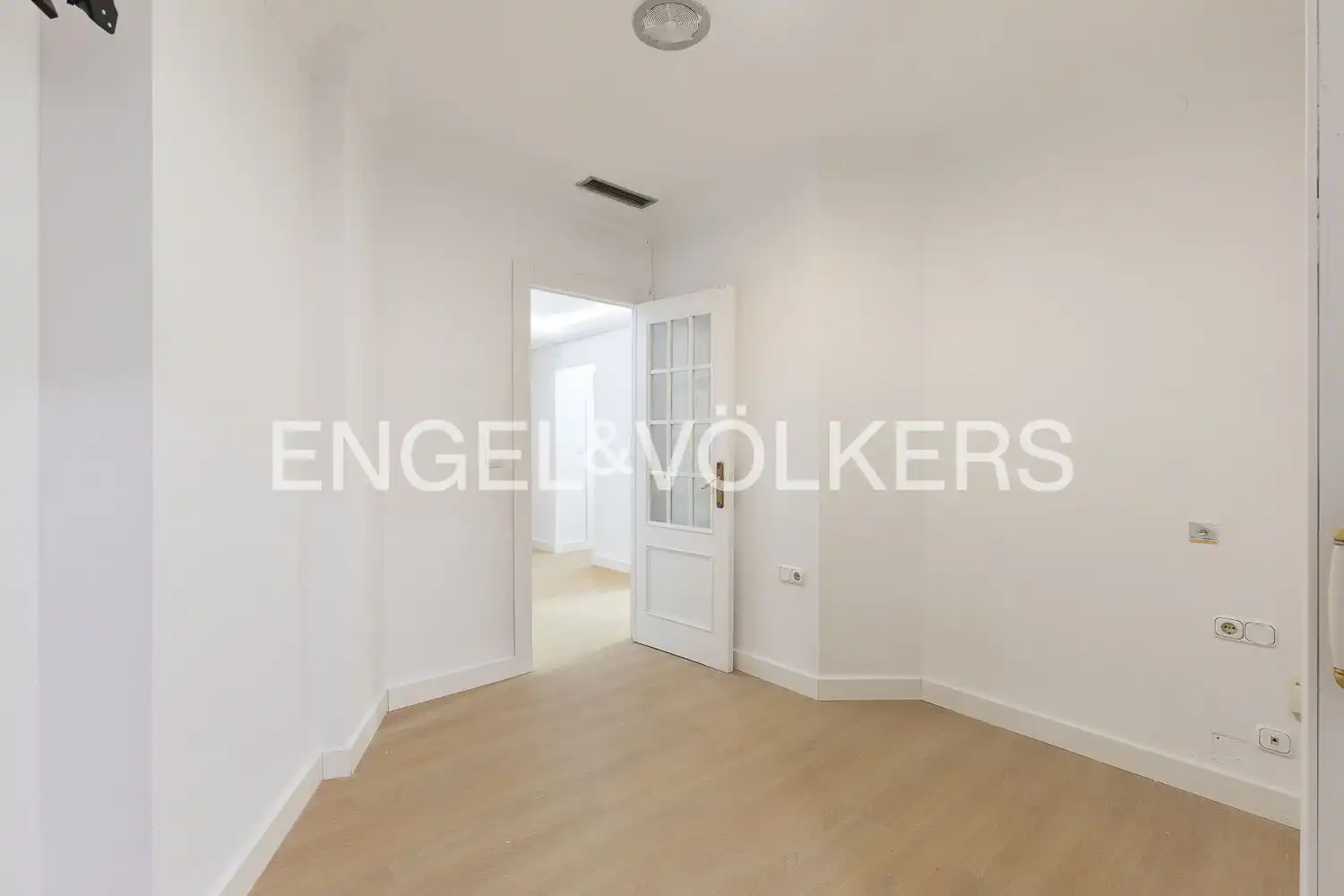 Wohnung zur Miete in Valencia mit Klimaanlage, Heizung und Möbliert