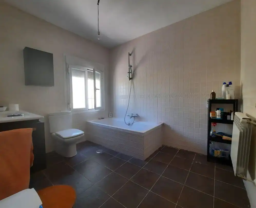 Baño de Casa o chalet en venta en Escalona con Calefacción, Jardín privado y Terraza