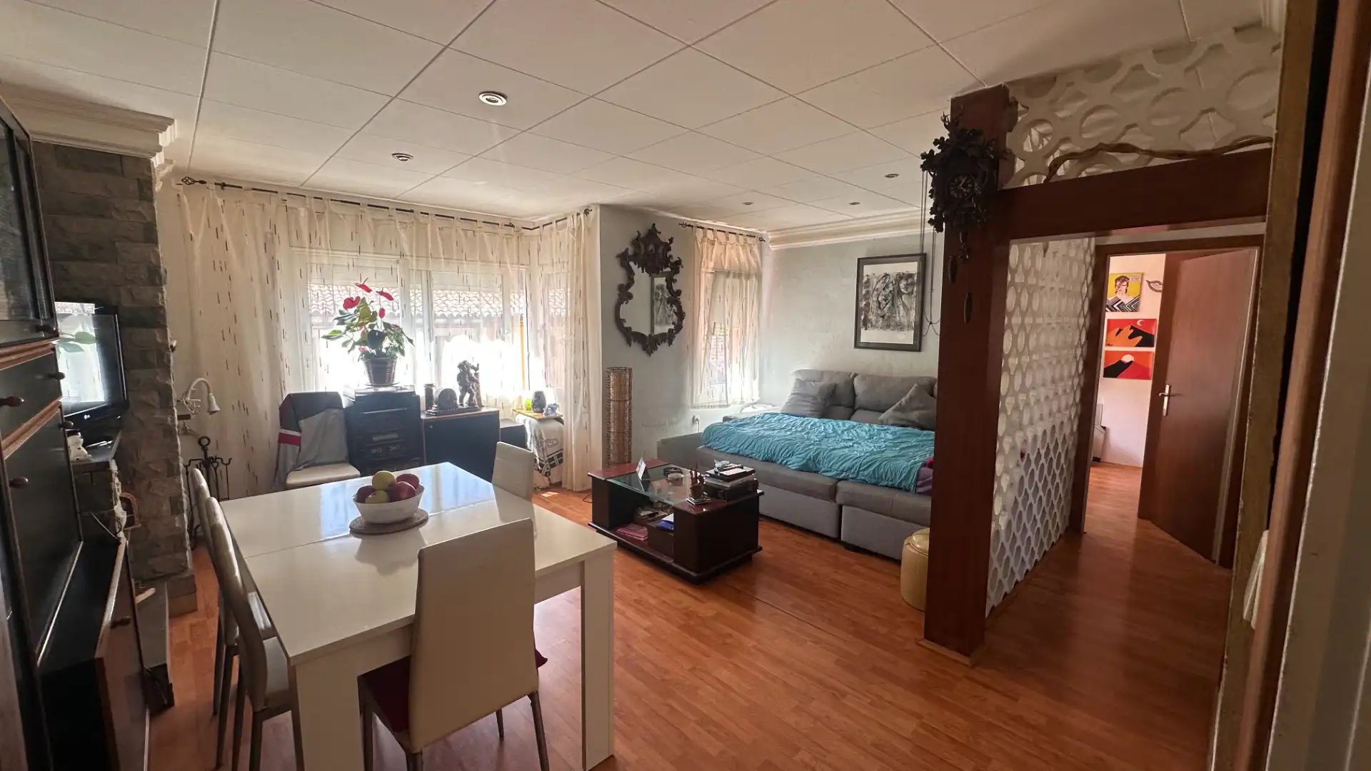 Sala de estar de Piso en venta en Sant Joan Les Fonts con Balcón