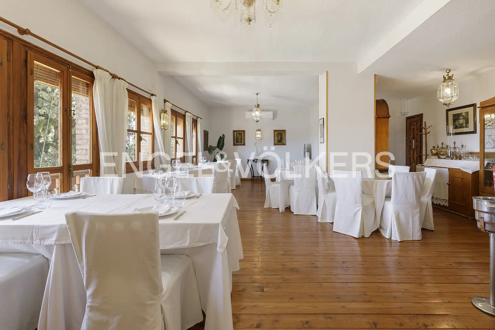Comedor de Finca rústica en venta en Granada con Calefacción, Jardín privado y Terraza