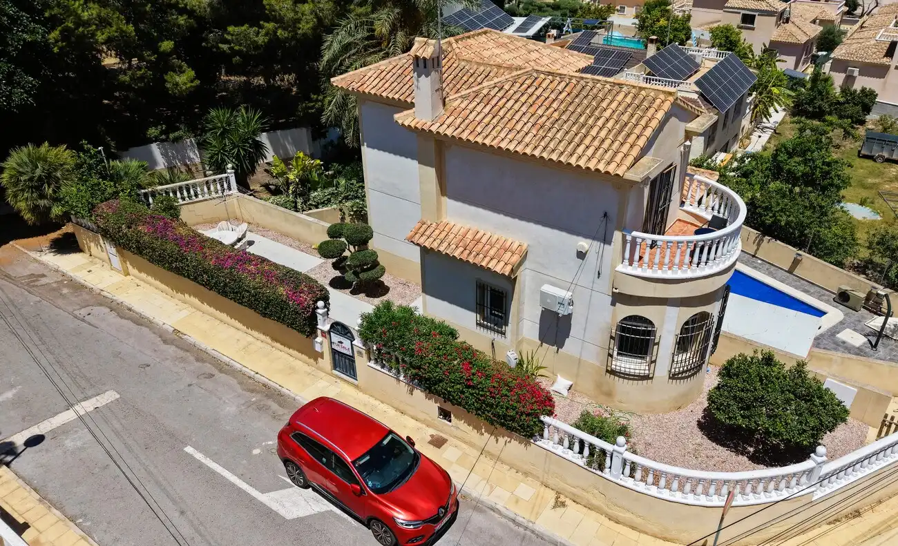 Casa amb piscina en venda a San Miguel de Salinas