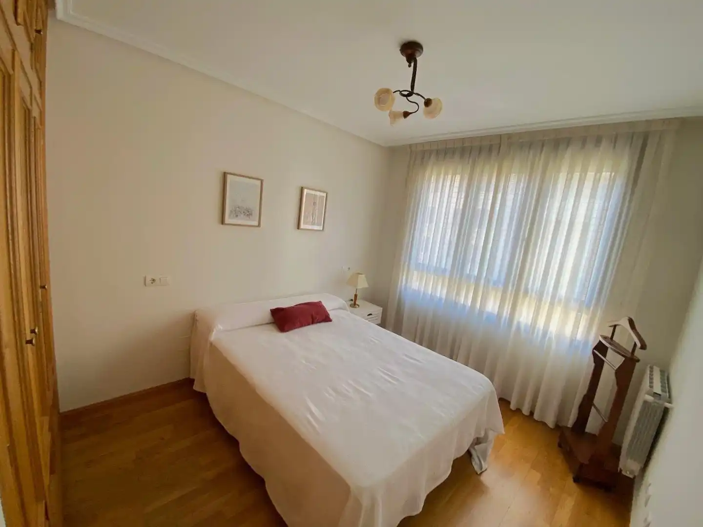 Apartament de lloguer a Calle Lancia, San Claudio - La Chantría