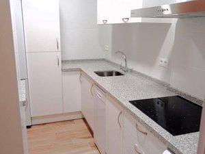 Photo 3 of Flat to rent in Calle Virgen de Luján, Los Remedios, Sevilla