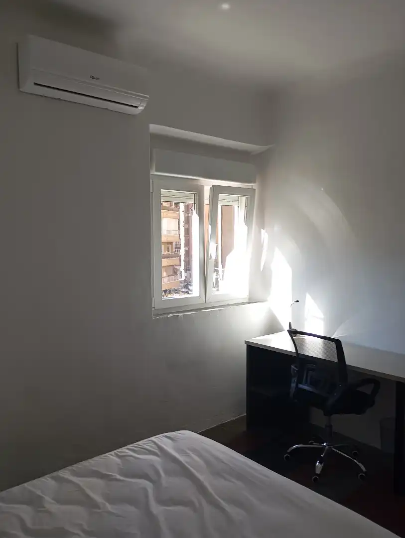 Schlafzimmer von Wohnung zur Miete in Granada mit Klimaanlage, Heizung und Möbliert