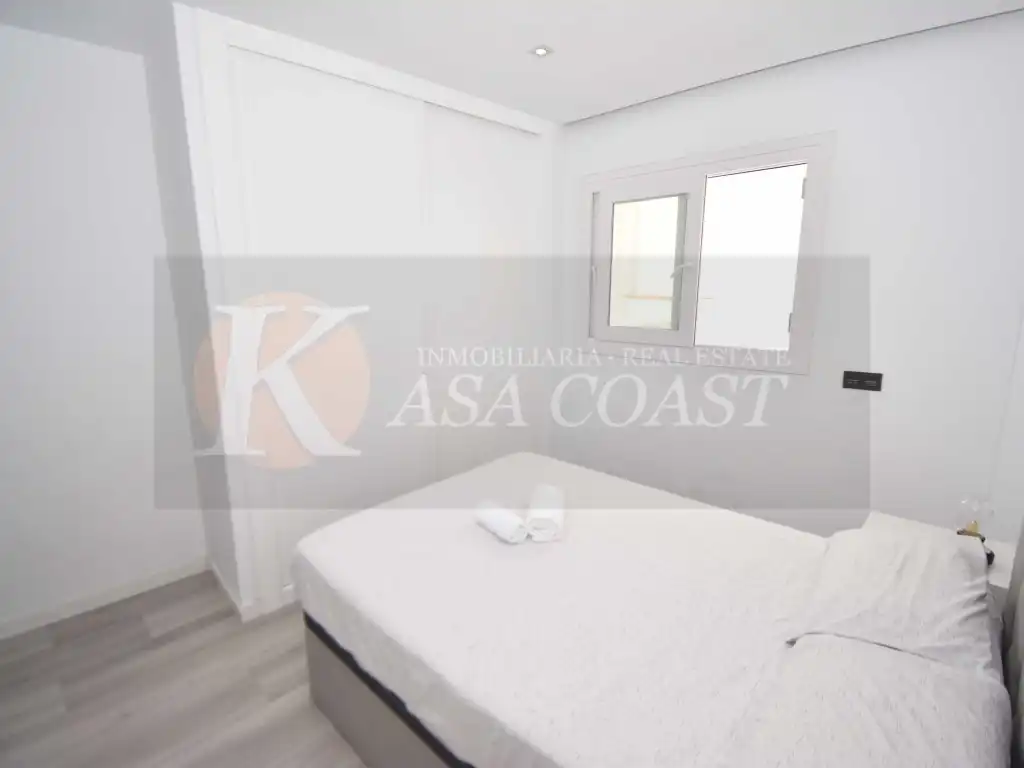 Habitación de Piso en venta en Fuengirola con Aire acondicionado, Terraza y Balcón