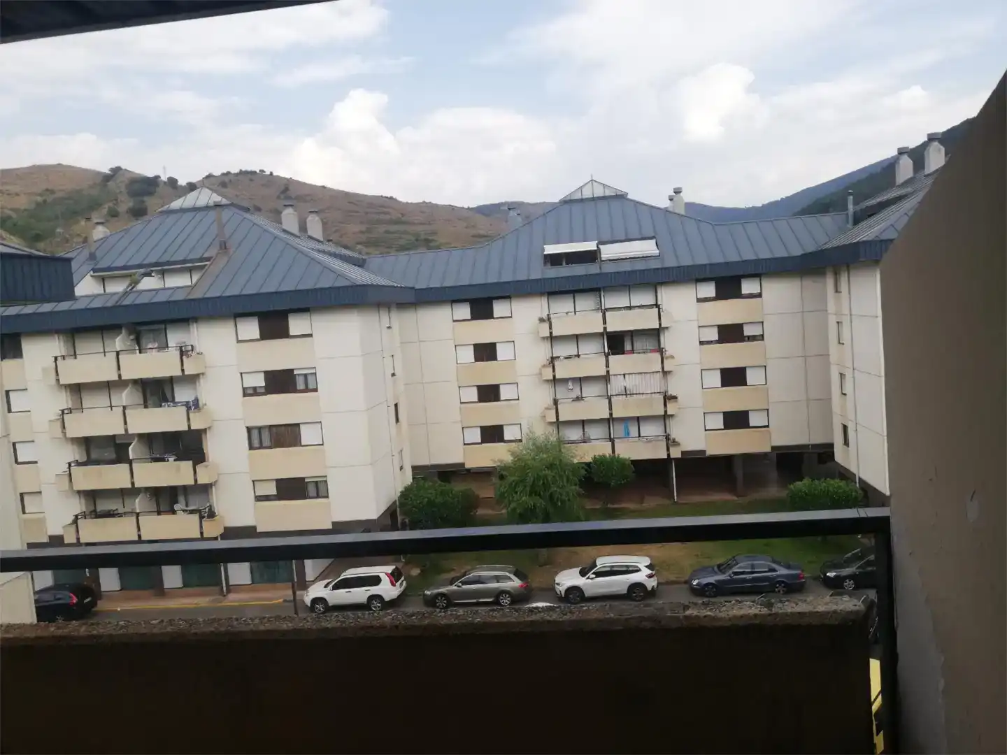 Vista exterior de Pis en venda en Ezcaray amb Jardí privat, Piscina i Balcó