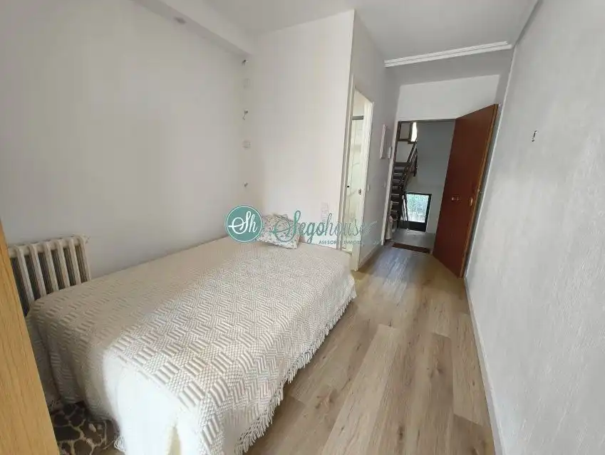 Dormitori de Estudi en venda en Segovia amb Calefacció i Terrassa