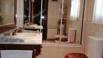 Bathroom of Single-family semi-detached for sale in Cáceres Capital  with Air Conditioner, Heating and Storage room