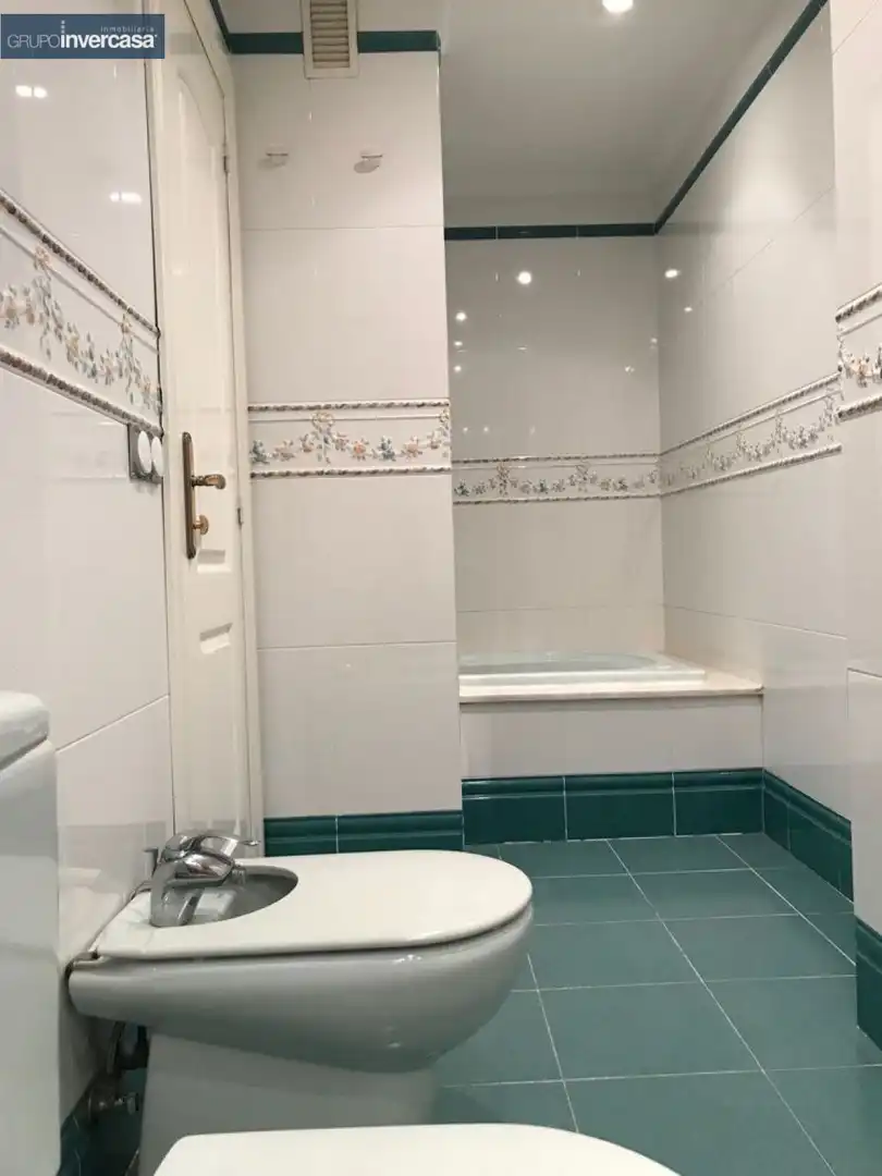 Badezimmer von Wohnung zur Miete in Manises mit Klimaanlage
