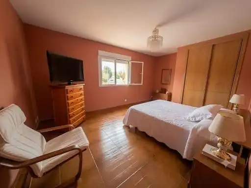 Dormitori de Casa o xalet en venda en Valdeobispo amb Aire condicionat