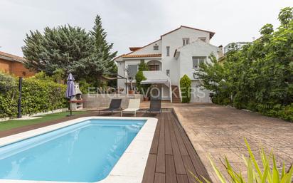 Vista exterior de Casa o xalet en venda en Collado Villalba amb Aire condicionat i Piscina