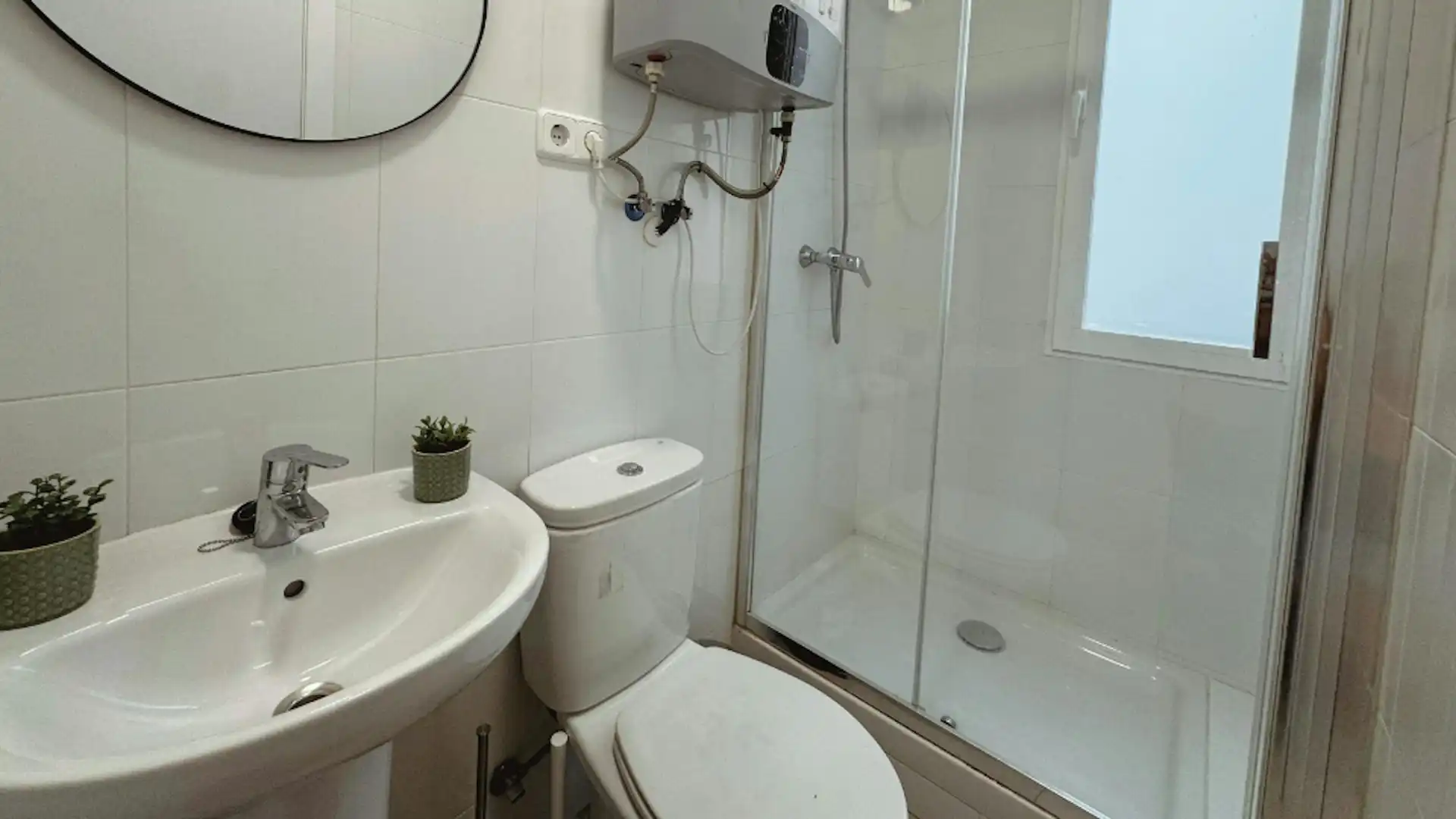Badezimmer von Wohnung zur Miete in Madrid mit Heizung, Möbliert und Waschmaschine