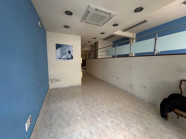 Local comercial en Alquiler en  Coruña, 19 en Plaza Industria