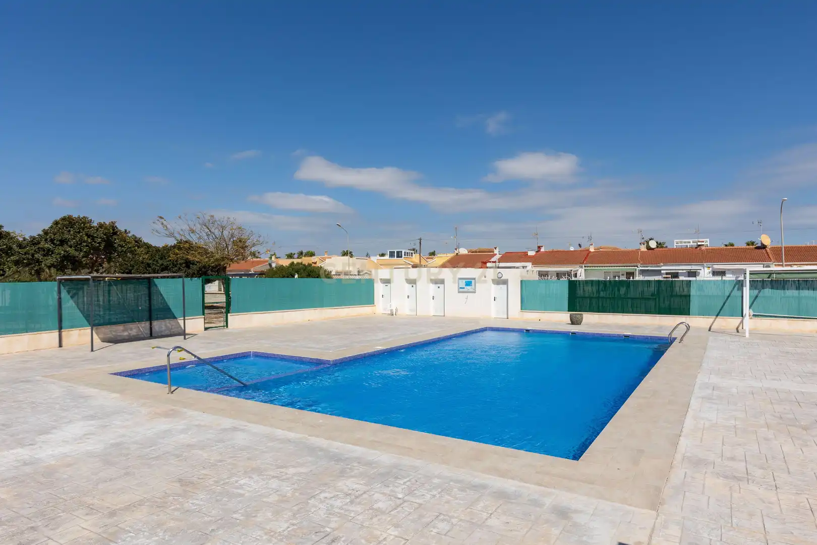 Piscina de Casa adosada en venda en Torrevieja amb Aire condicionat i Piscina comunitària