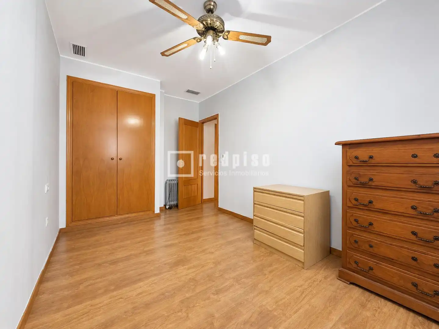 Habitación de Piso en venta en Xirivella con Aire acondicionado y Jardín privado