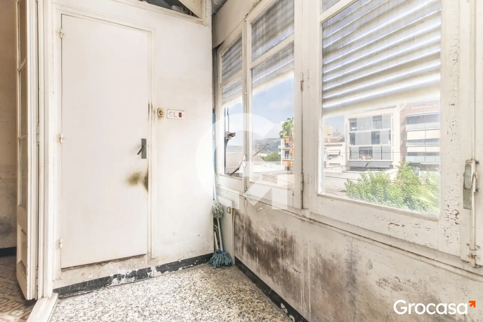 Piso en venta en Molins de Rei con Horno, Lavadora y Balcón