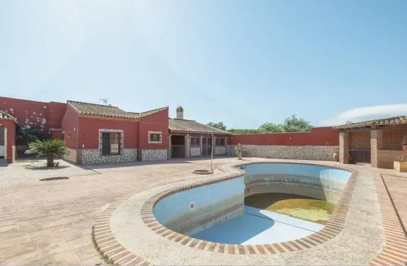 Jardín de Casa o chalet en venta en La Línea de la Concepción con Terraza, Trastero y Piscina