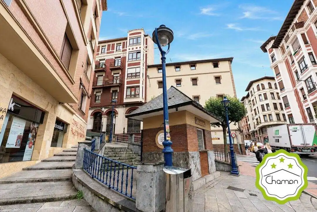 Außenansicht von Wohnung zum Verkauf in Portugalete mit Heizung, Terrasse und Abstellraum