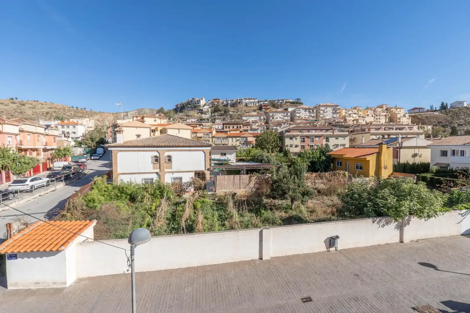 Vista exterior de Casa adosada en venta en Cenes de la Vega con Aire acondicionado, Calefacción y Jardín privado