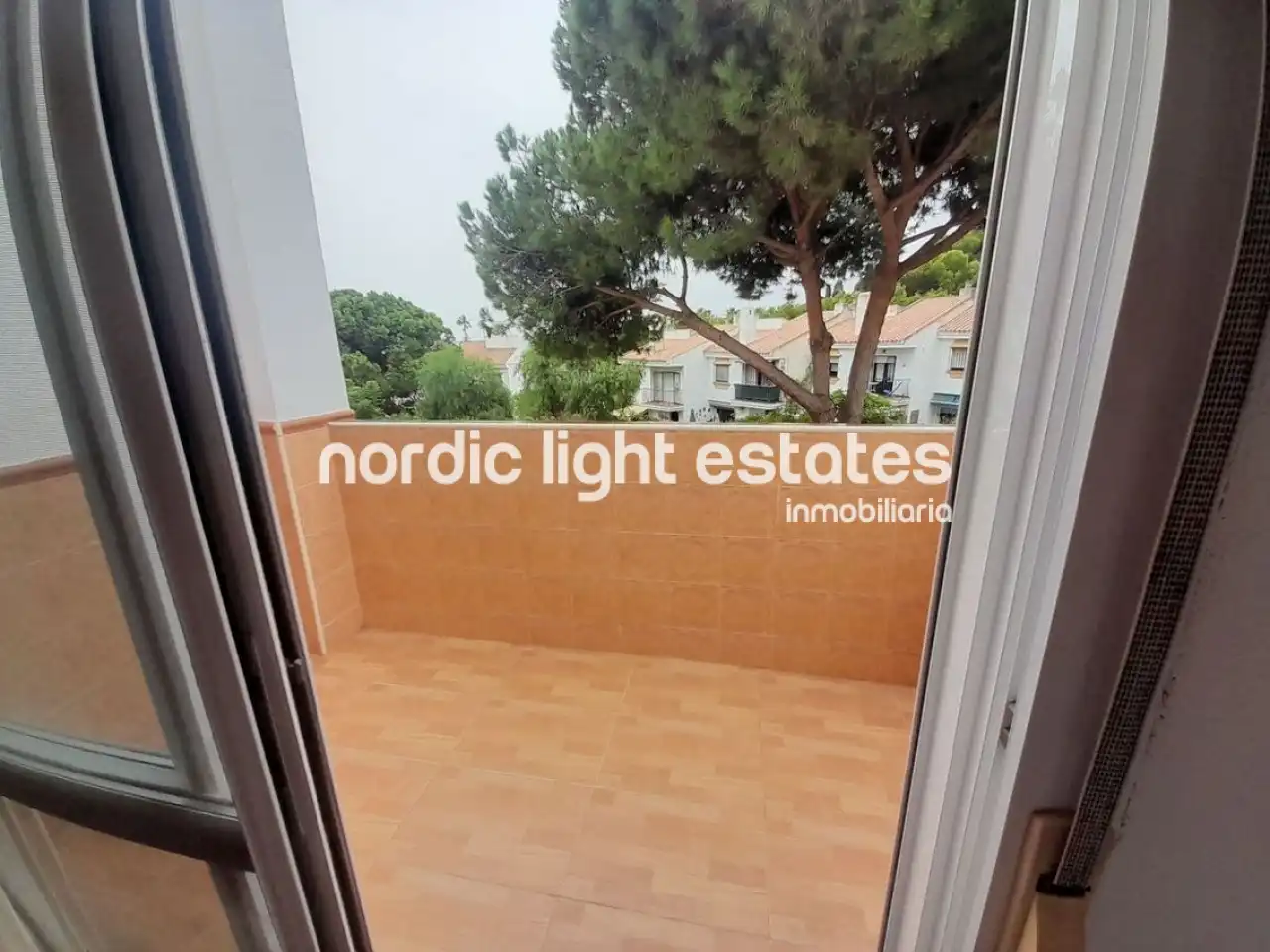 Vista exterior de Casa o xalet en venda en Vélez-Málaga amb Terrassa i Piscina