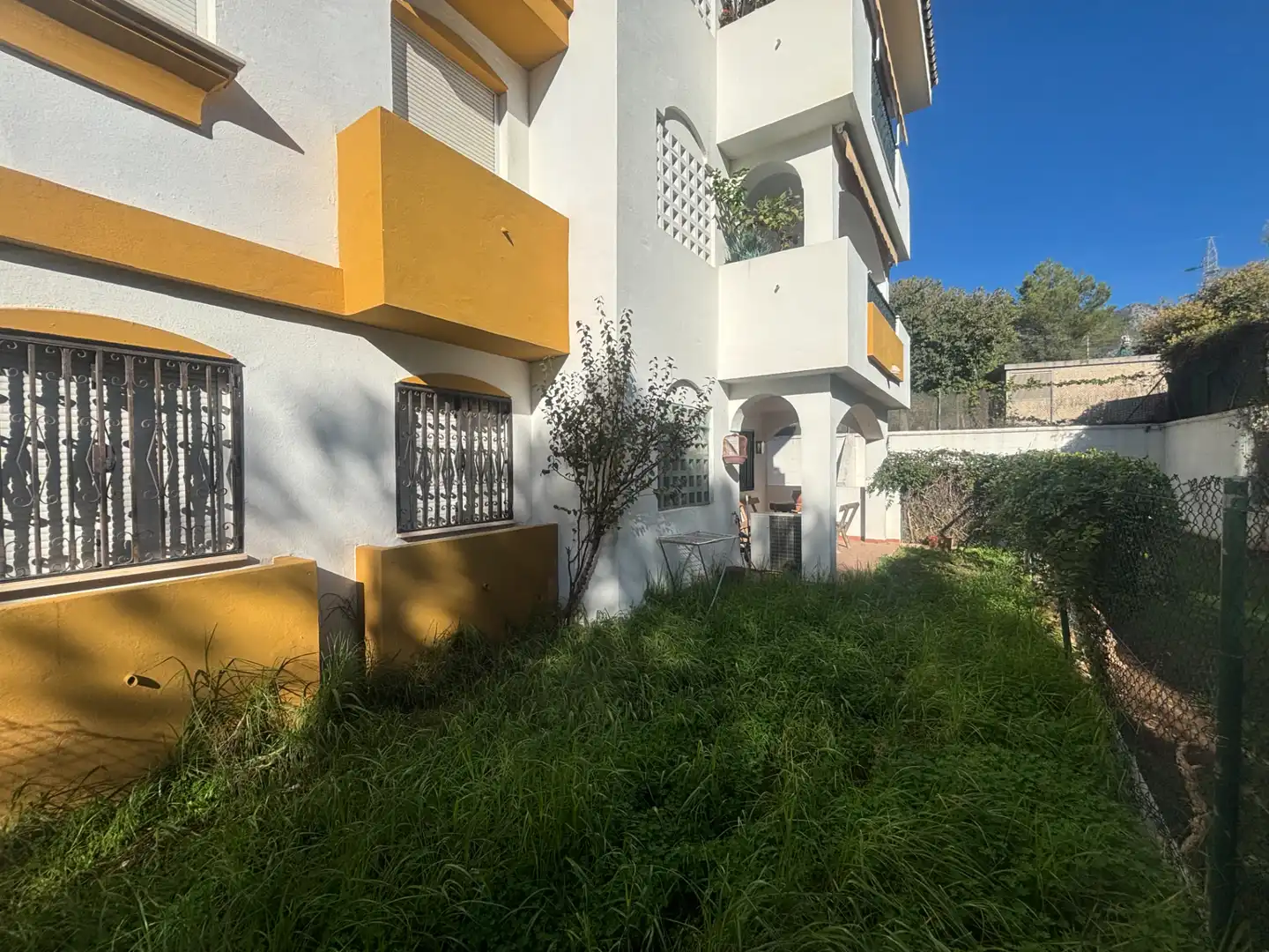 Exterior view of Ground floor for sale in Marbella  with Air Conditioner, Private garden and Terrace
