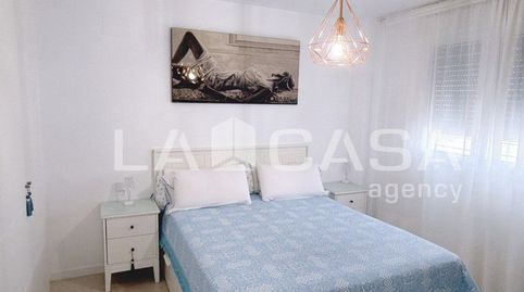 Foto 3 de Casa adosada en venta en Jose Luis Lopez Perez, Entrenúcleos, Dos Hermanas