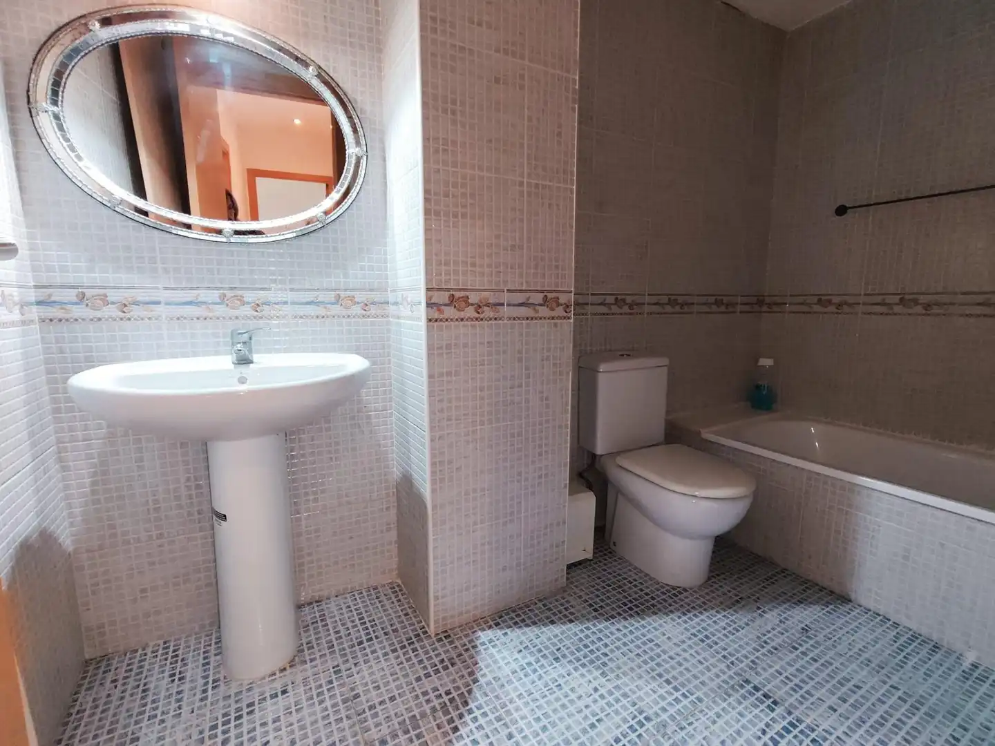 Baño de Piso en venta en Castellón de la Plana / Castelló de la Plana con Terraza y Trastero
