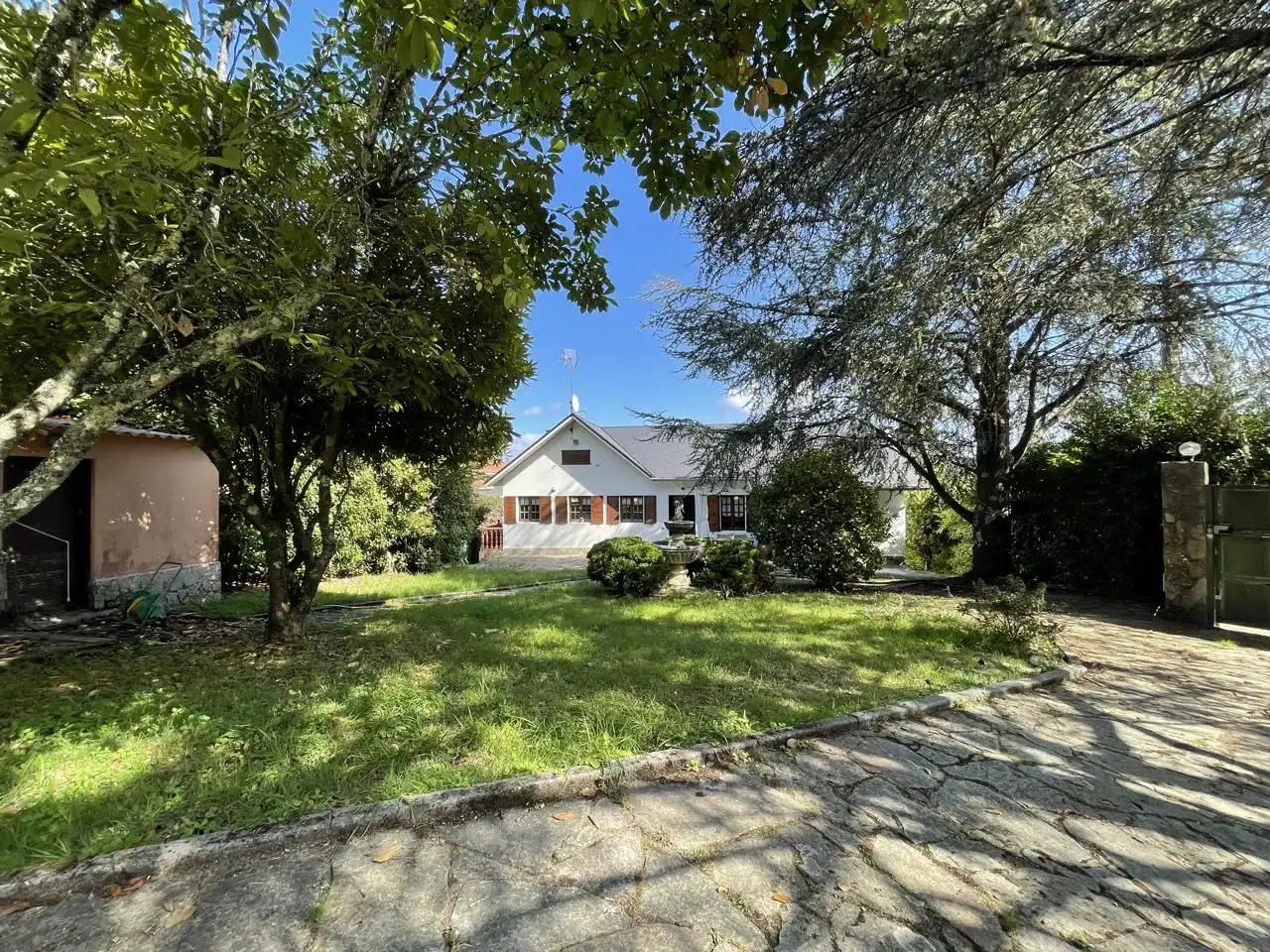 Casa amb terrassa en venda a Aldea Riobao