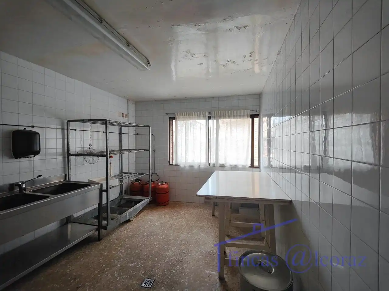 Cocina de Local de alquiler en Huesca con Aire acondicionado