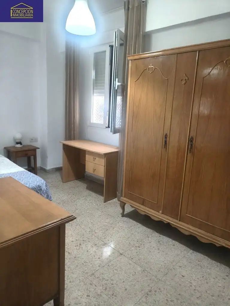 Schlafzimmer von Wohnung zur Miete in Córdoba mit Klimaanlage, Heizung und Möbliert