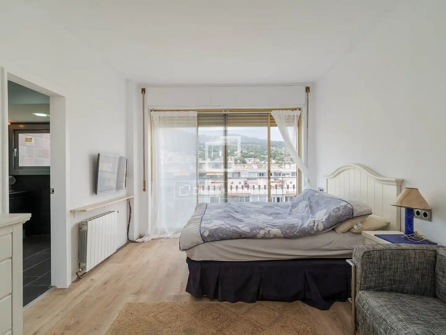 Schlafzimmer von Wohnung zum Verkauf in Barcelona mit Klimaanlage, Terrasse und Abstellraum