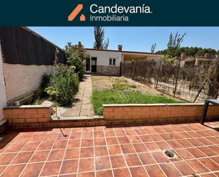 Jardí de Casa adosada en venda en Sierra de Luna amb Aire condicionat, Calefacció i Jardí privat