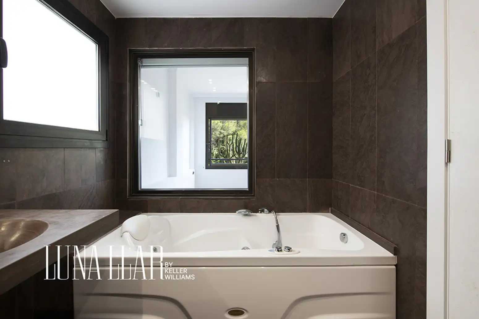 Bathroom of Houses for sale in Sitges  with Private garden and Balcony
