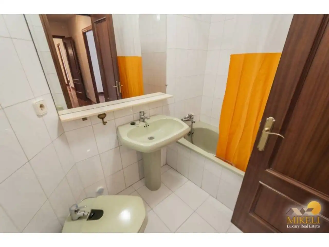 Badezimmer von Wohnung zur Miete in Santander mit Heizung