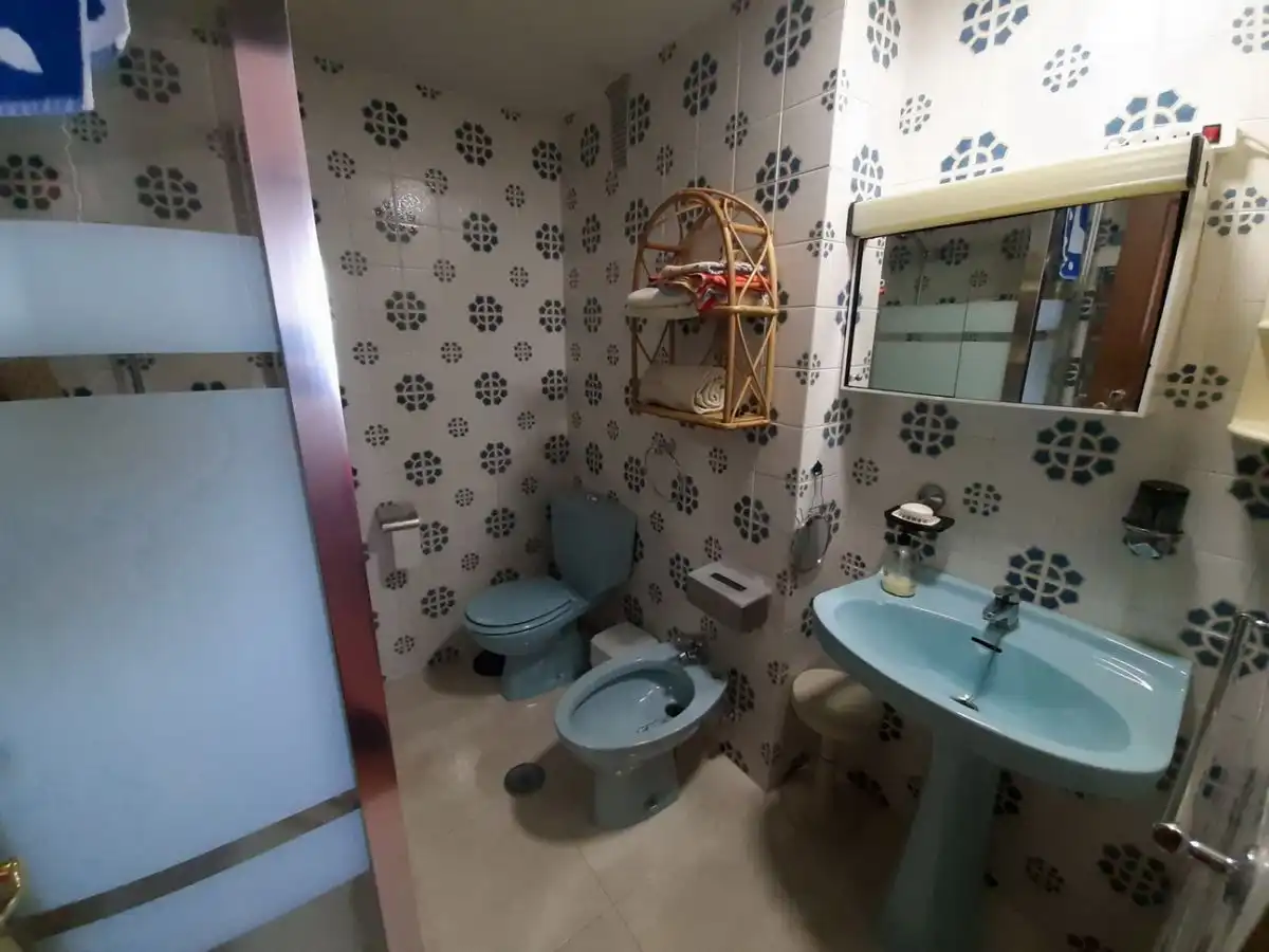 Baño de Piso de alquiler en Almuñécar con Aire acondicionado, Terraza y Piscina