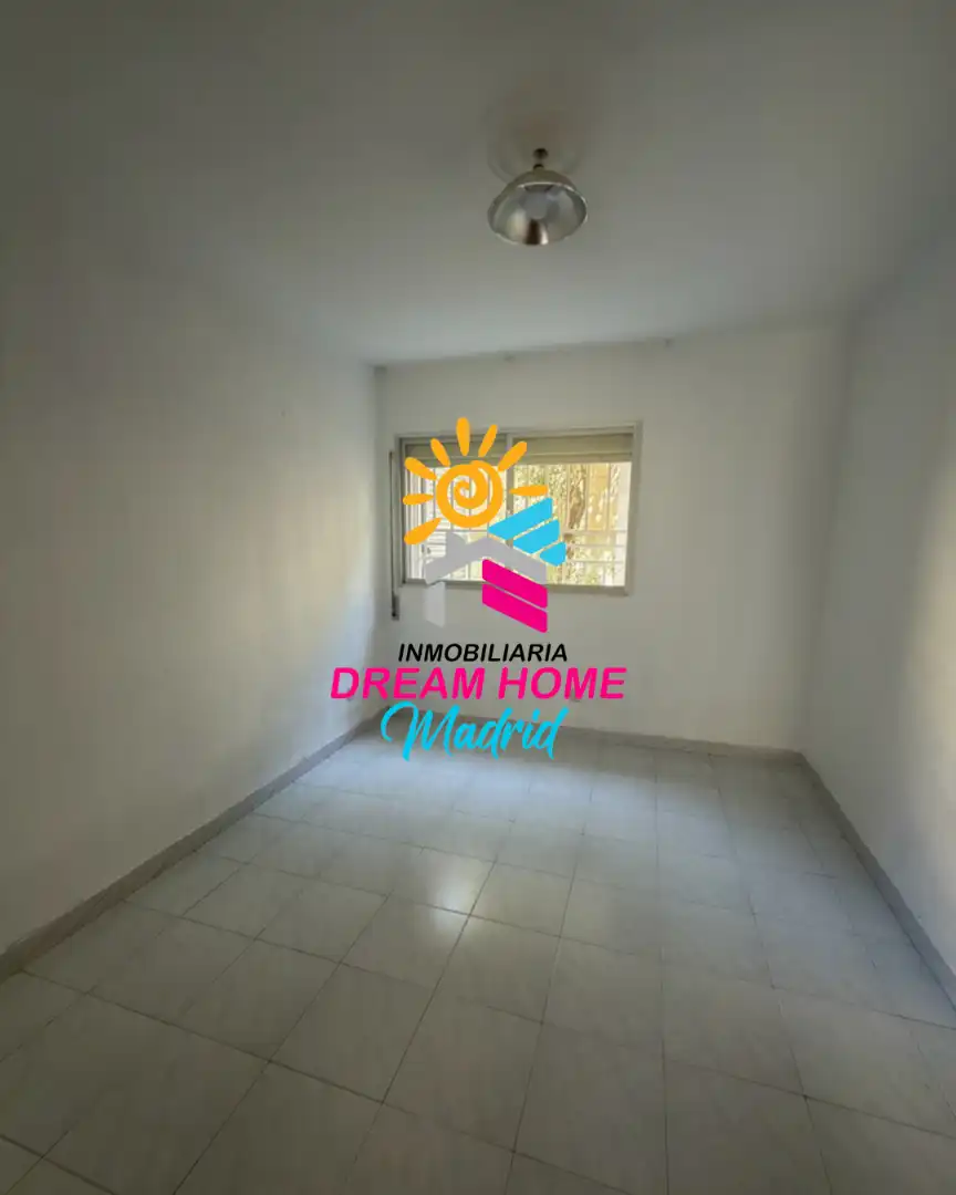 Dormitori de Dúplex en venda en Madrid amb Calefacció i Jardí privat