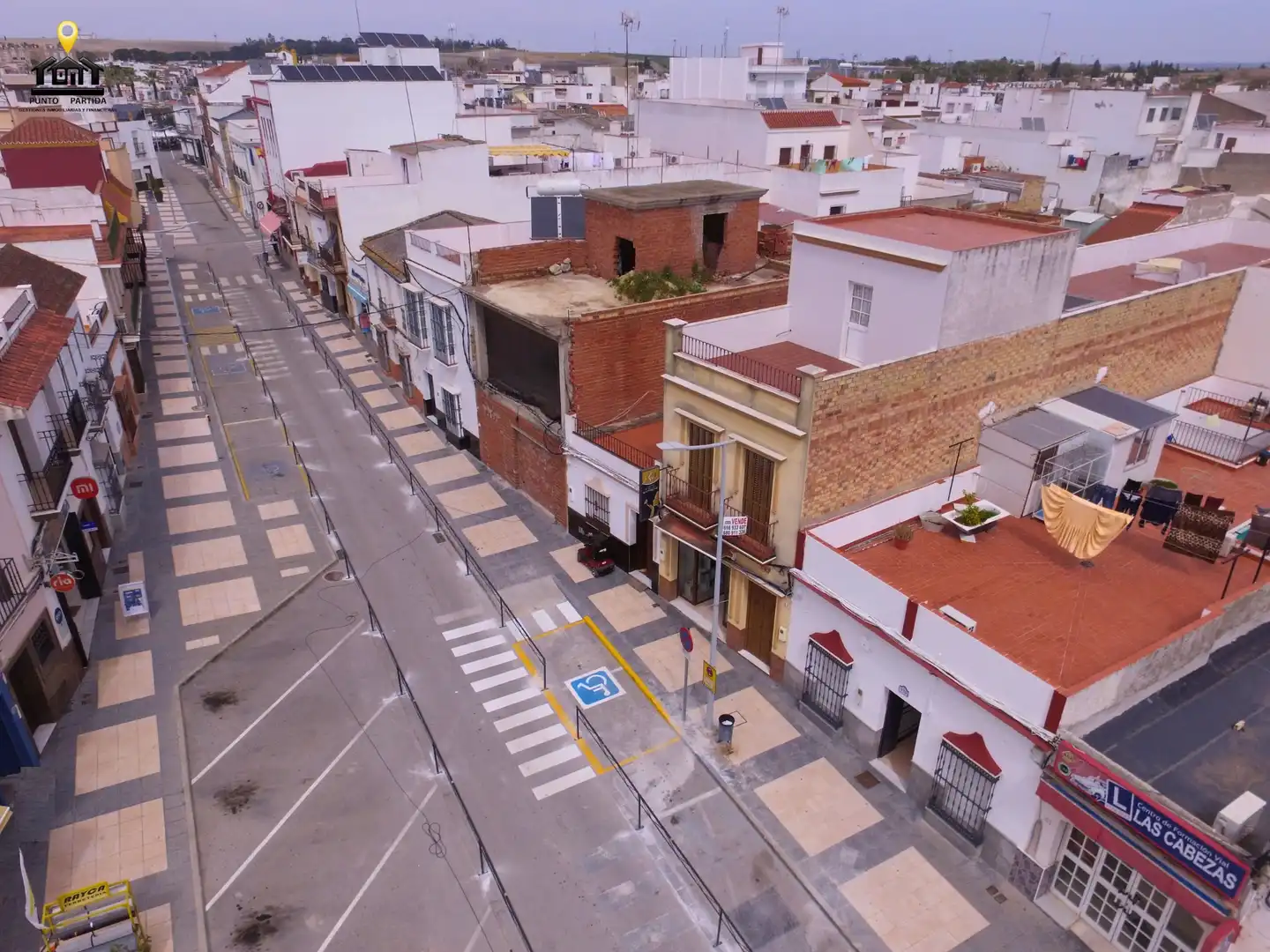 Vista exterior de Casa o xalet en venda en Las Cabezas de San Juan amb Balcó