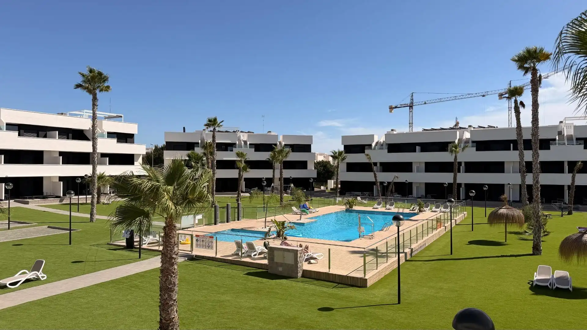 Ground floor with pool for sale in El Raso, imagen 2
