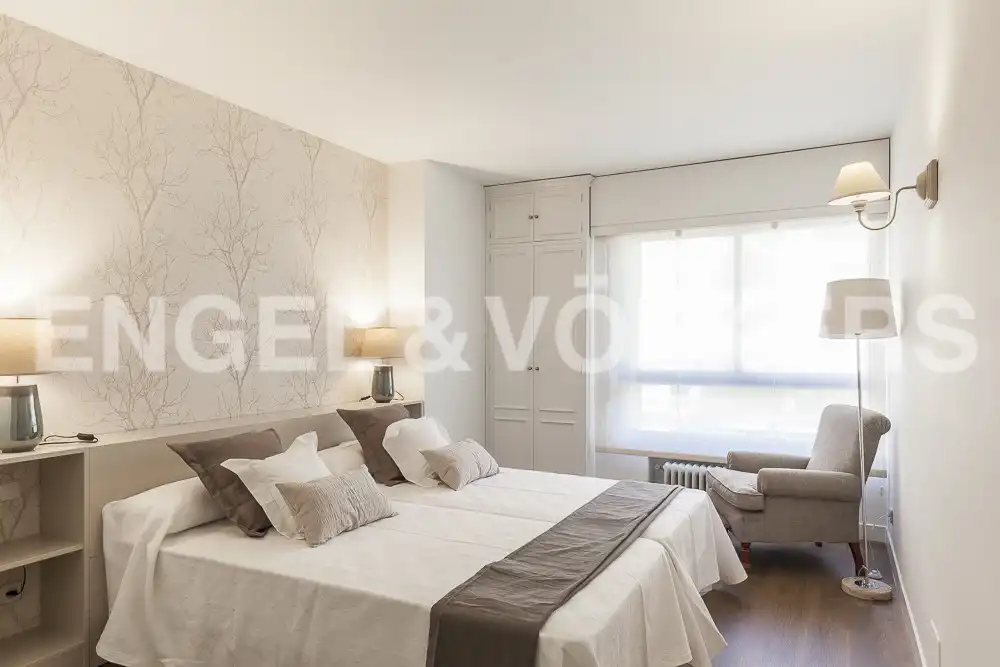 Bedroom of Flat for rent in Madrid  with Air Conditioner, Heating and Private garden