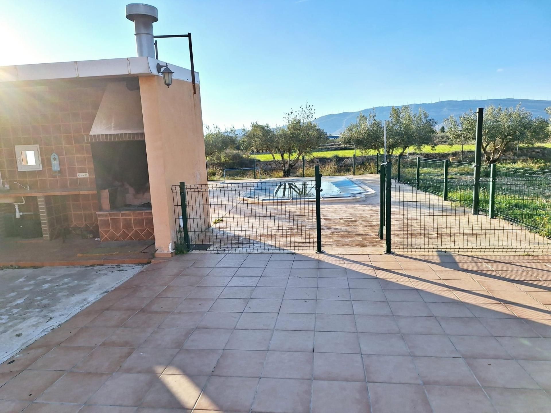 Jardí de Casa o xalet en venda en Caudete amb Aire condicionat, Terrassa i Piscina