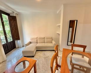 Sala d'estar de Pis de lloguer en  Granada Capital amb Calefacció, Moblat i Rentadora