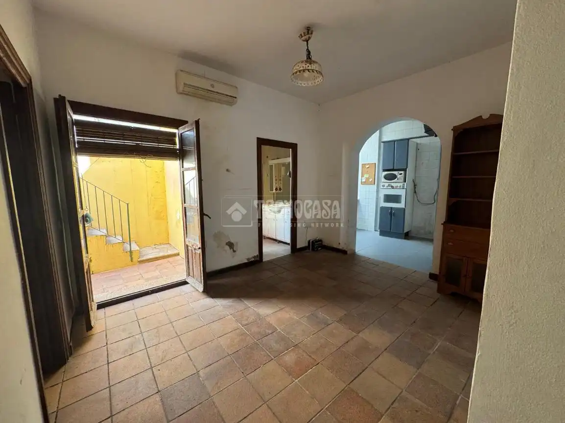 Einfamilien-Reihenhaus zum Verkauf in Barcelona mit Klimaanlage und Terrasse
