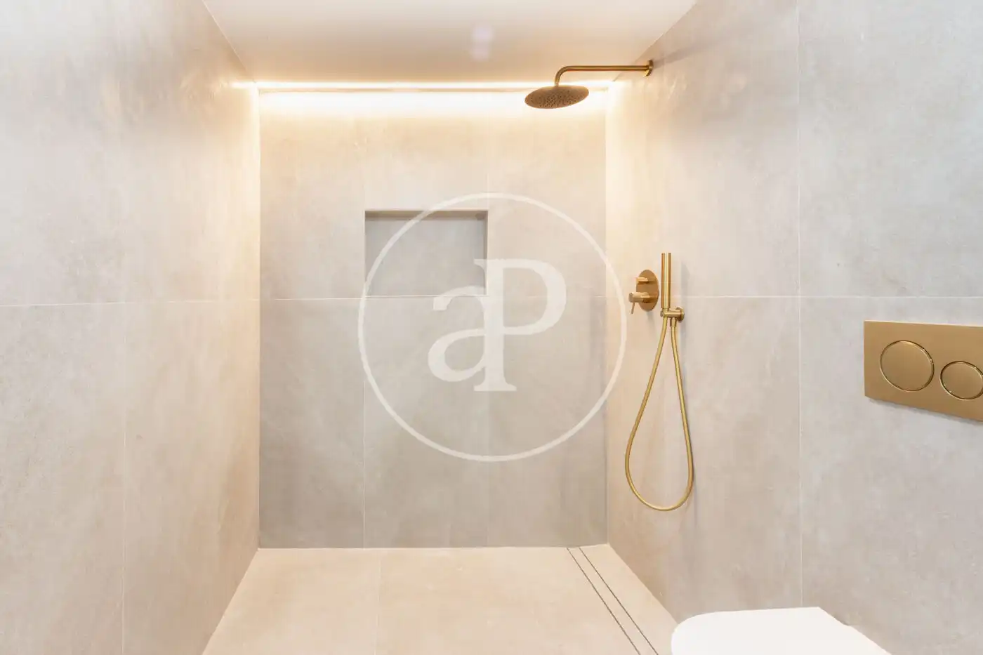 Baño de Piso en venta en Valencia con Aire acondicionado, Calefacción y Trastero
