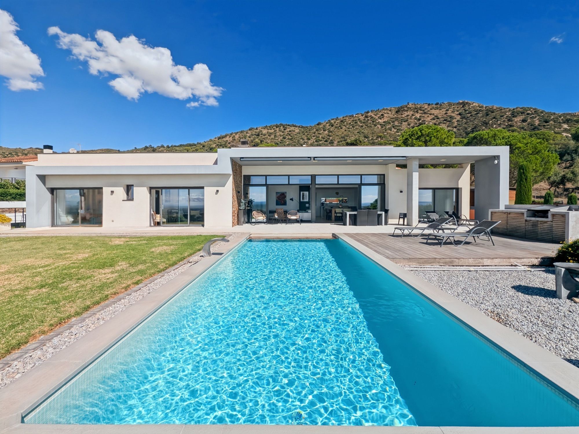 Exterior view of House or chalet for sale in Pau  with Terrace, Storage room and Swimming Pool