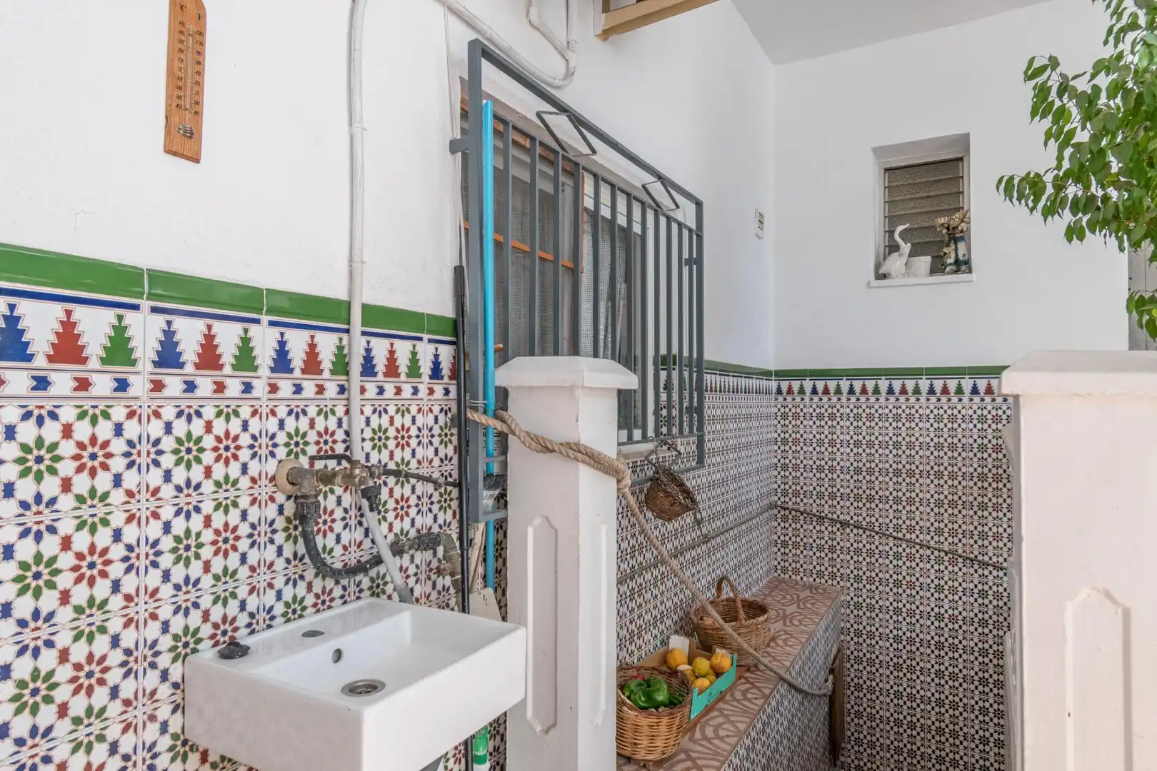 Bany de Casa o xalet en venda en Atarfe amb Aire condicionat, Terrassa i Traster