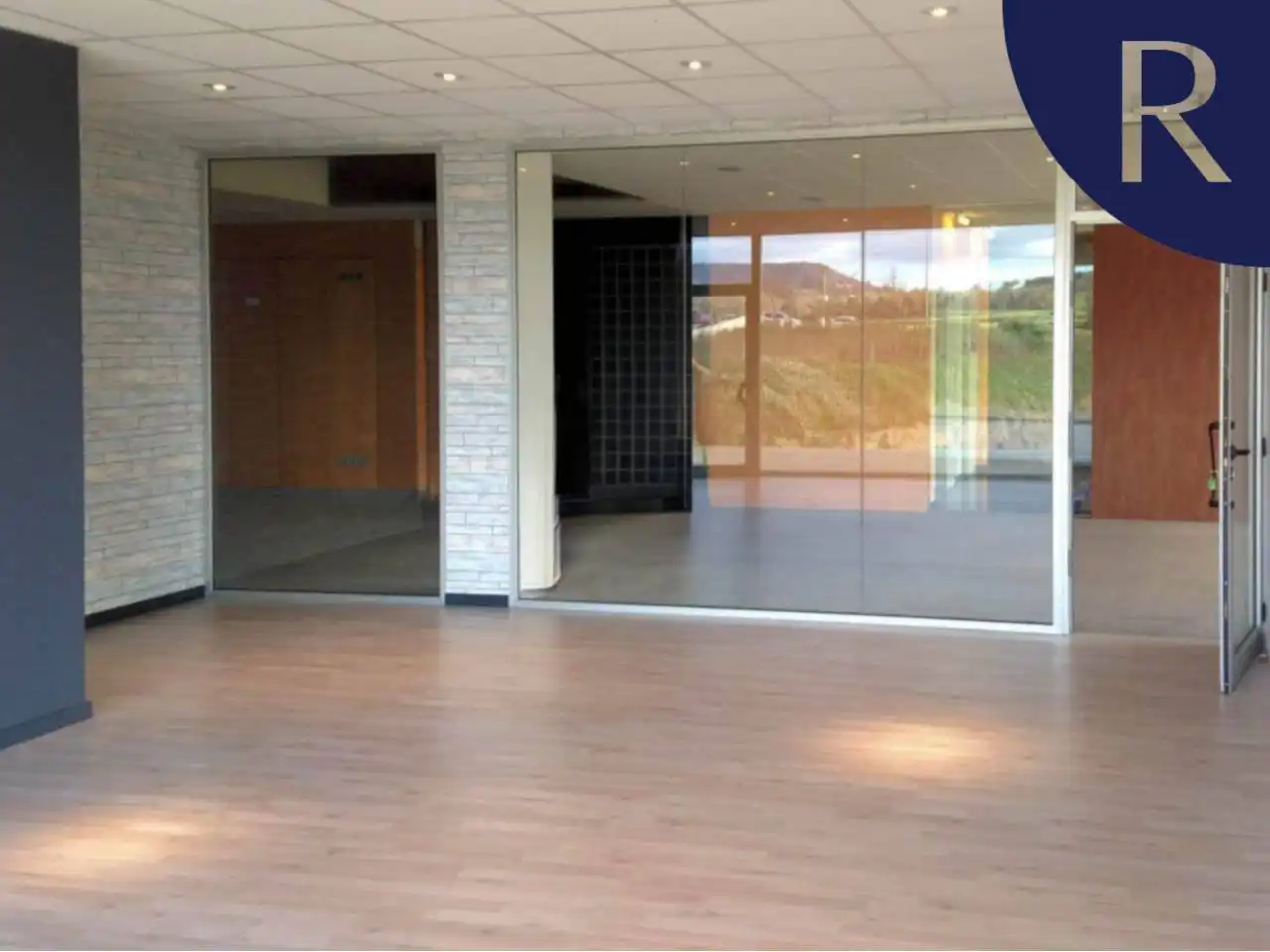Commercial properties for rent in Vic  with Air Conditioner