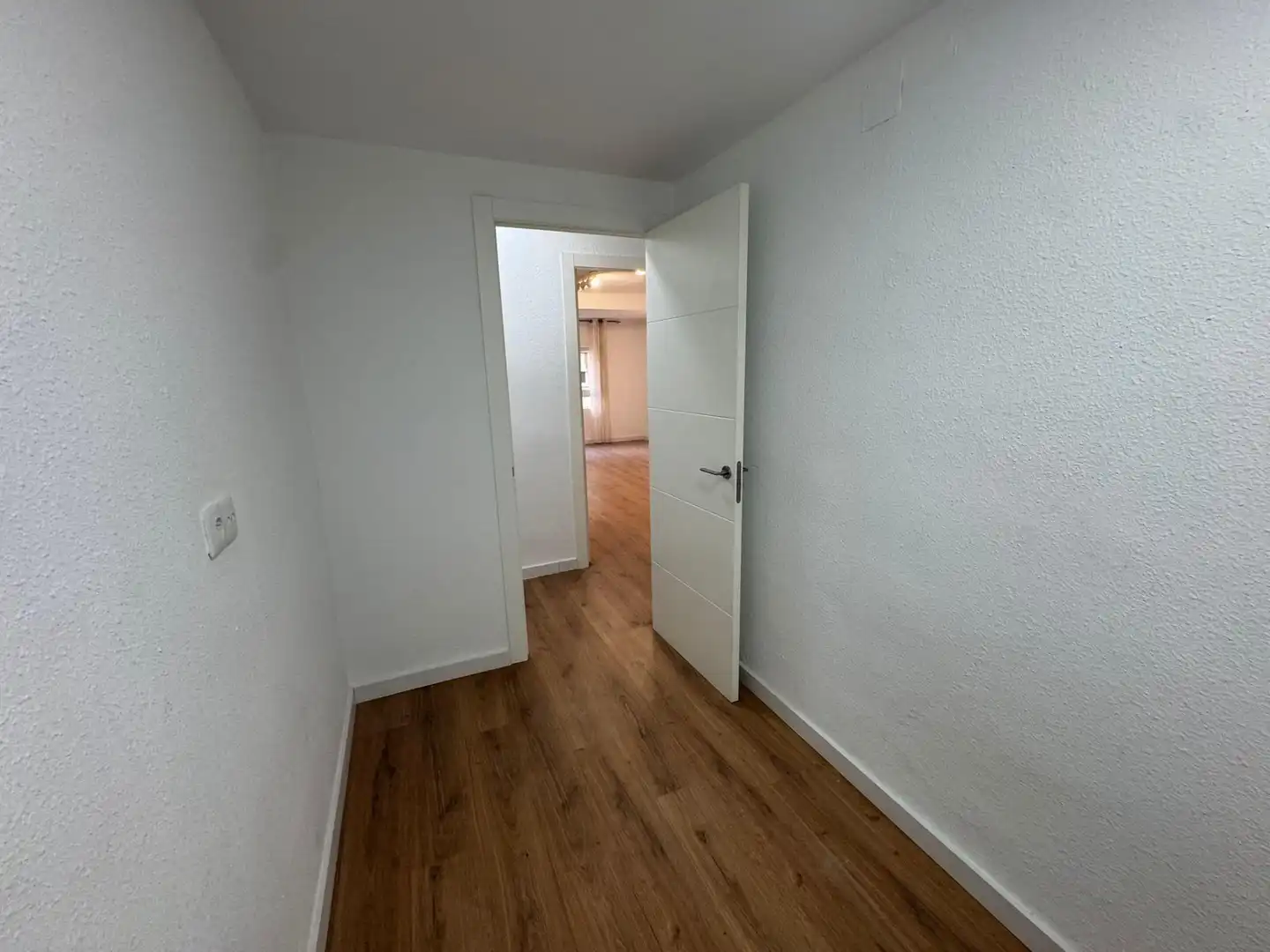 Wohnung zum Verkauf in Llíria mit Klimaanlage, Heizung und Parkett