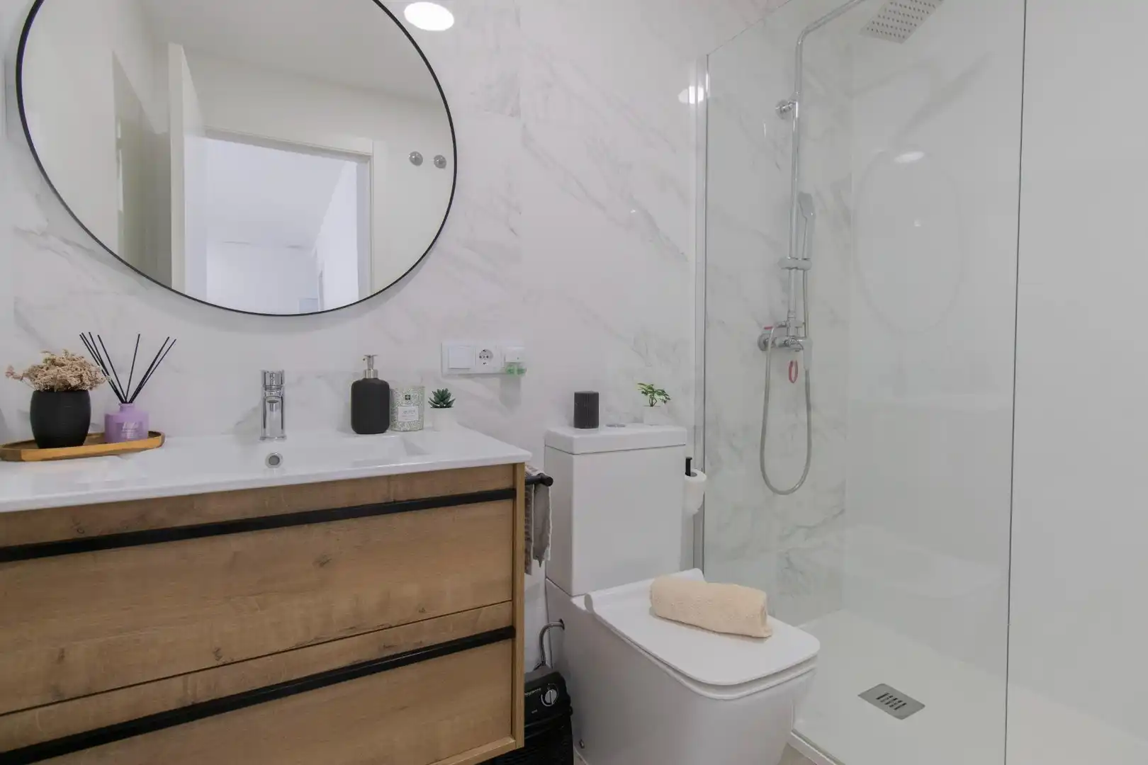 Bathroom of Attic for sale in Rafelbuñol / Rafelbunyol  with Air Conditioner, Terrace and Storage room