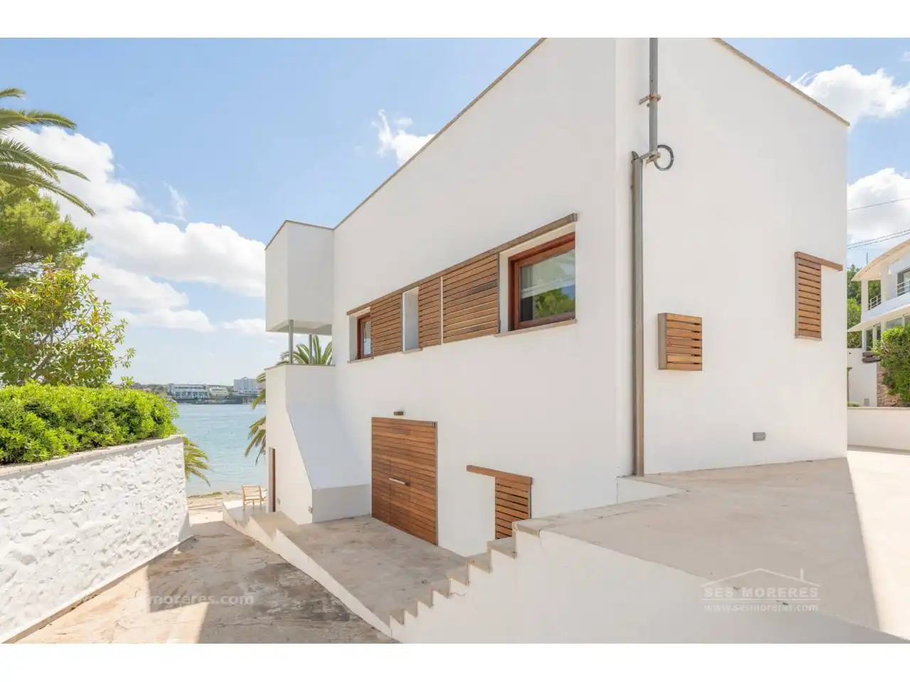 Vista exterior de Casa o xalet en venda en Maó - Mahón amb Aire condicionat, Jardí privat i Terrassa