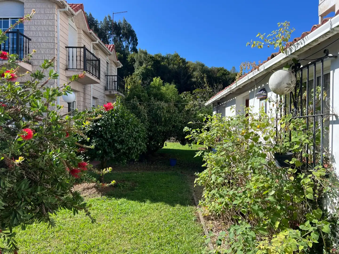 Garden of Houses for sale in Bergondo, A Coruña